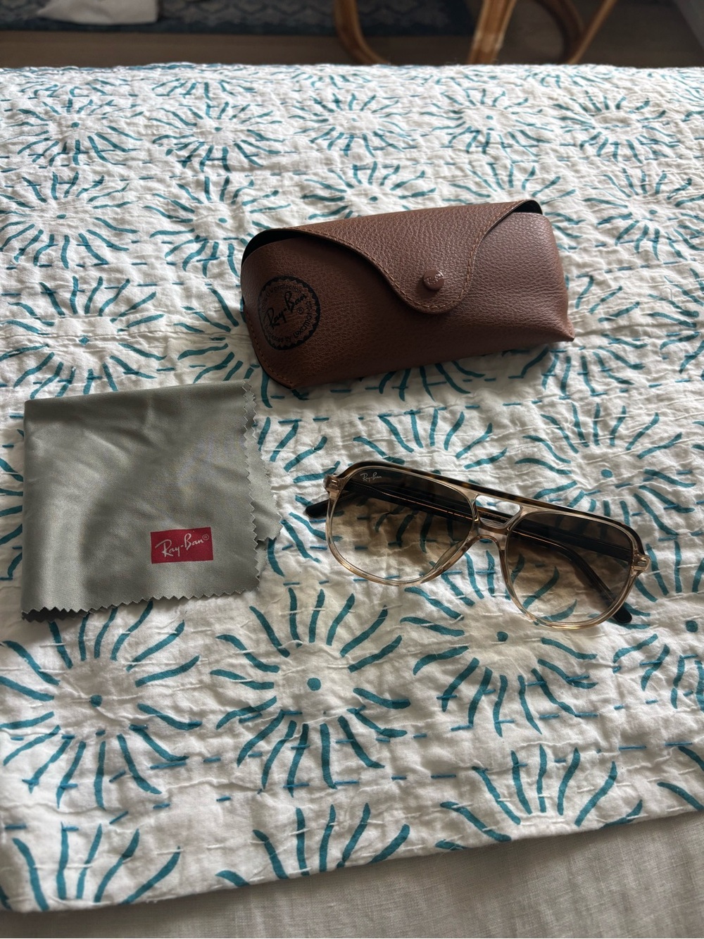 Ray-Ban Women's Gold and Brown Gradient Aviator Sunglasses